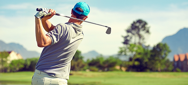 Man golfing