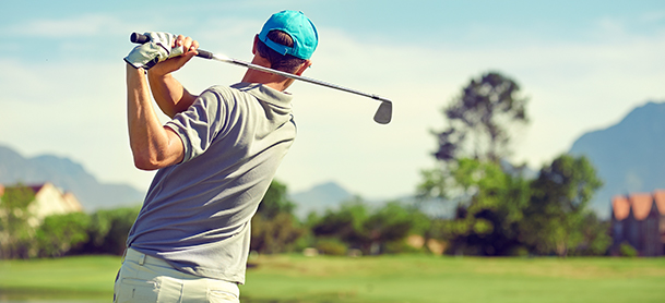 Man golfing