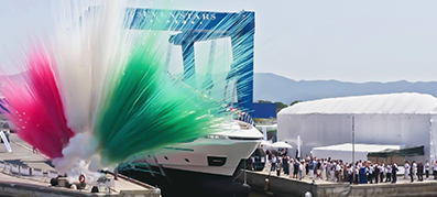 54-Meter Mangusta GranSport with red, white and green color blast.