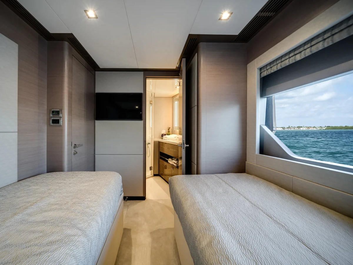 2023 Ocean Alexander 27R 88.0 feet, Ocean Reef, FL #31