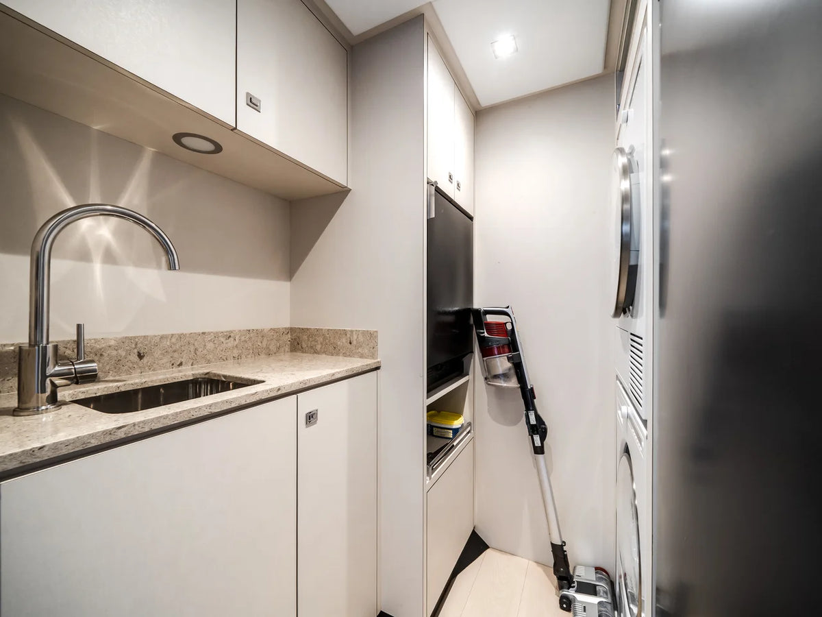 2023 Ocean Alexander 27R 88.0 feet, Ocean Reef, FL #35