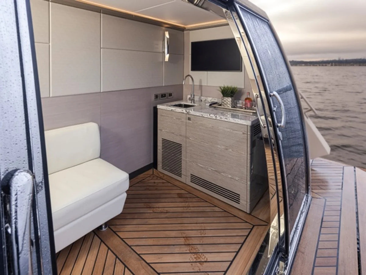 2027 Ocean Alexander 27R 93.0 feet, Hollywood, Florida #17