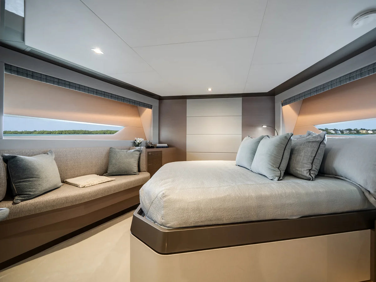 2023 Ocean Alexander 27R 88.0 feet, Ocean Reef, FL #25