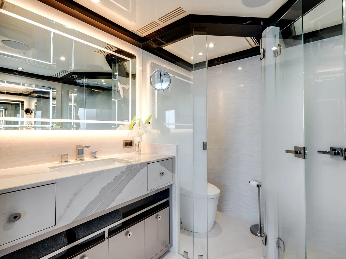 2022 Ocean Alexander 37L 120.0 feet, Fort Lauderdale, FL #38