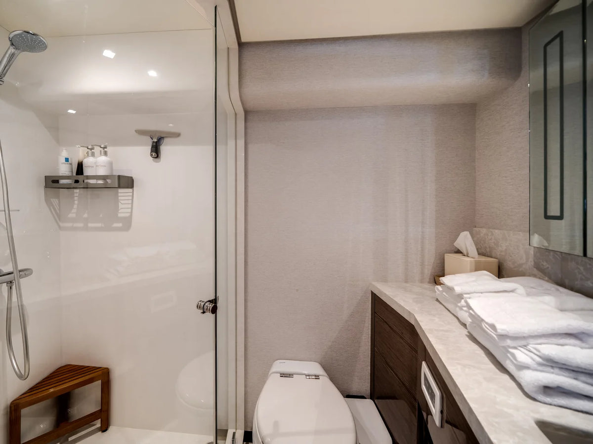 2023 Ocean Alexander 27R 88.0 feet, Ocean Reef, FL #29