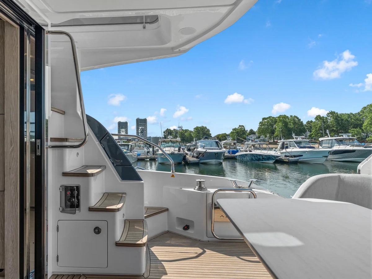 2027 Azimut Fly 53 53.0 feet, Westbrook, Connecticut #13