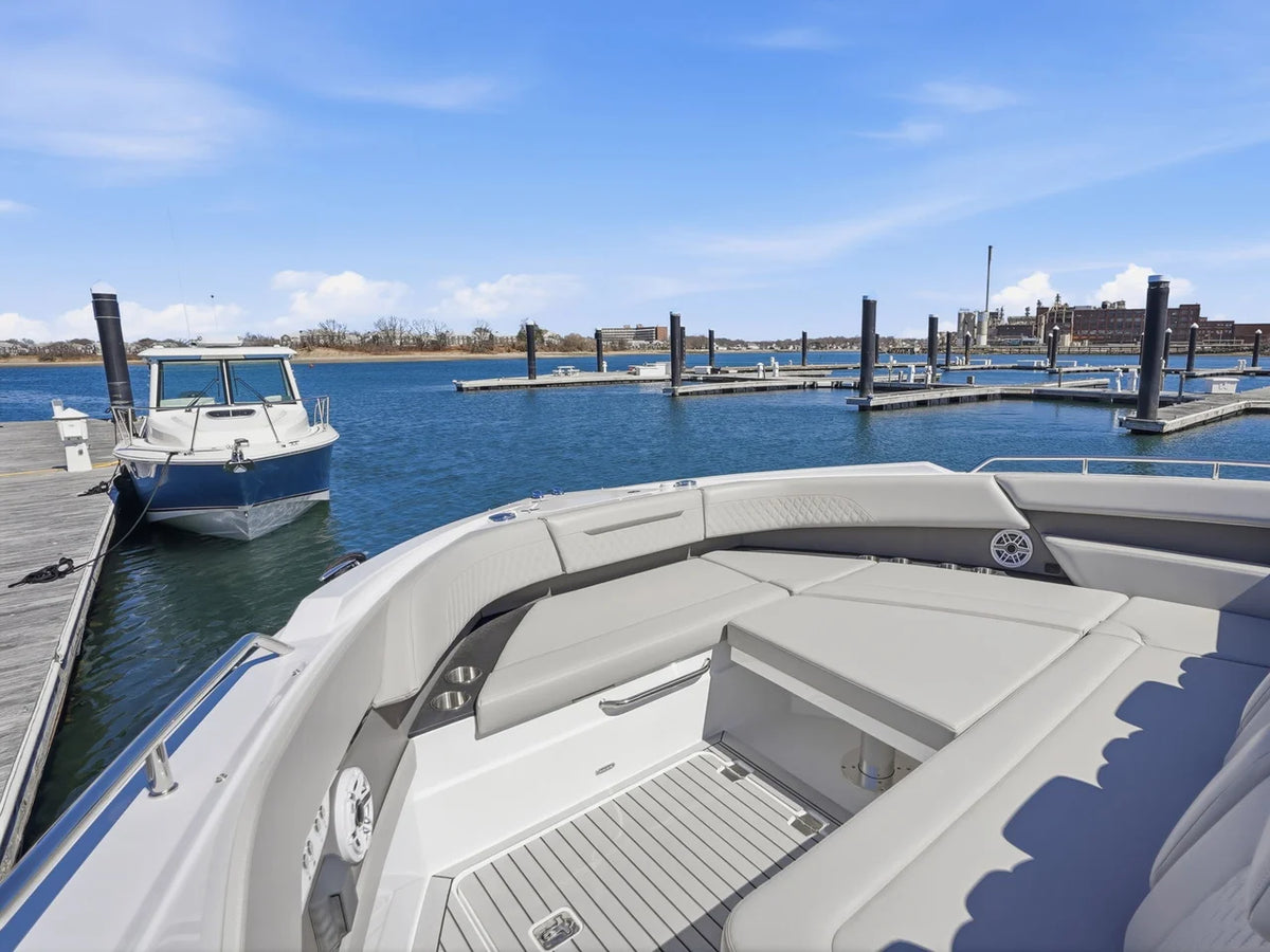 2026 Cruisers Yachts 50 GLS OB 50.0 feet, Quincy, MA #49