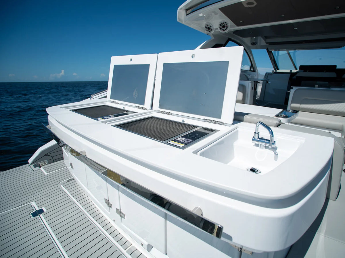 2026 Cruisers Yachts 50 GLS OB 50.0 feet, Fort Myers, Florida #9