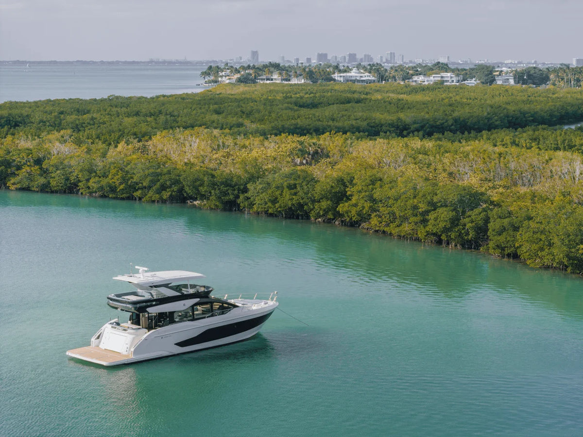 2026 Cruisers Yachts 57 FLY 57.0 feet, Inuvik, Northwest Territories #3