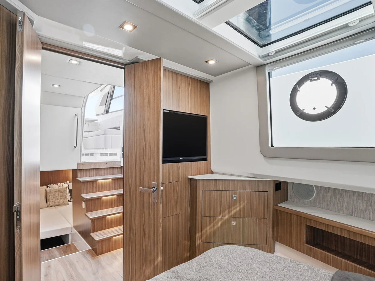 2026 Cruisers Yachts 50 GLS OB 50.0 feet, Quincy, MA #40