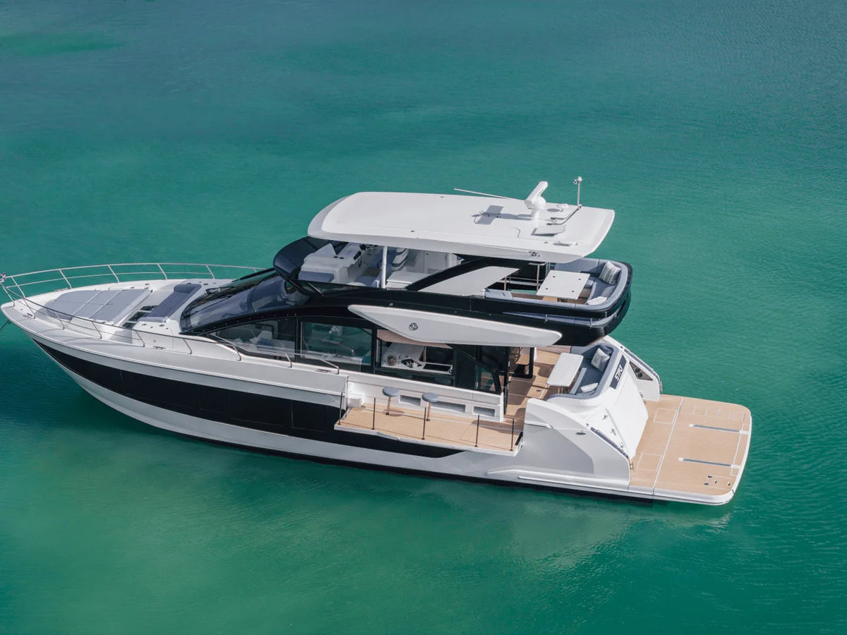 2027 Cruisers Yachts 57 FLY 57.0 feet, Naples, Florida #9