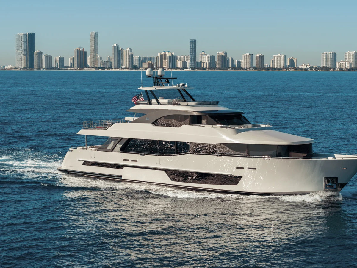 2027 Ocean Alexander 37L 120.0 feet, Hollywood, Florida #9