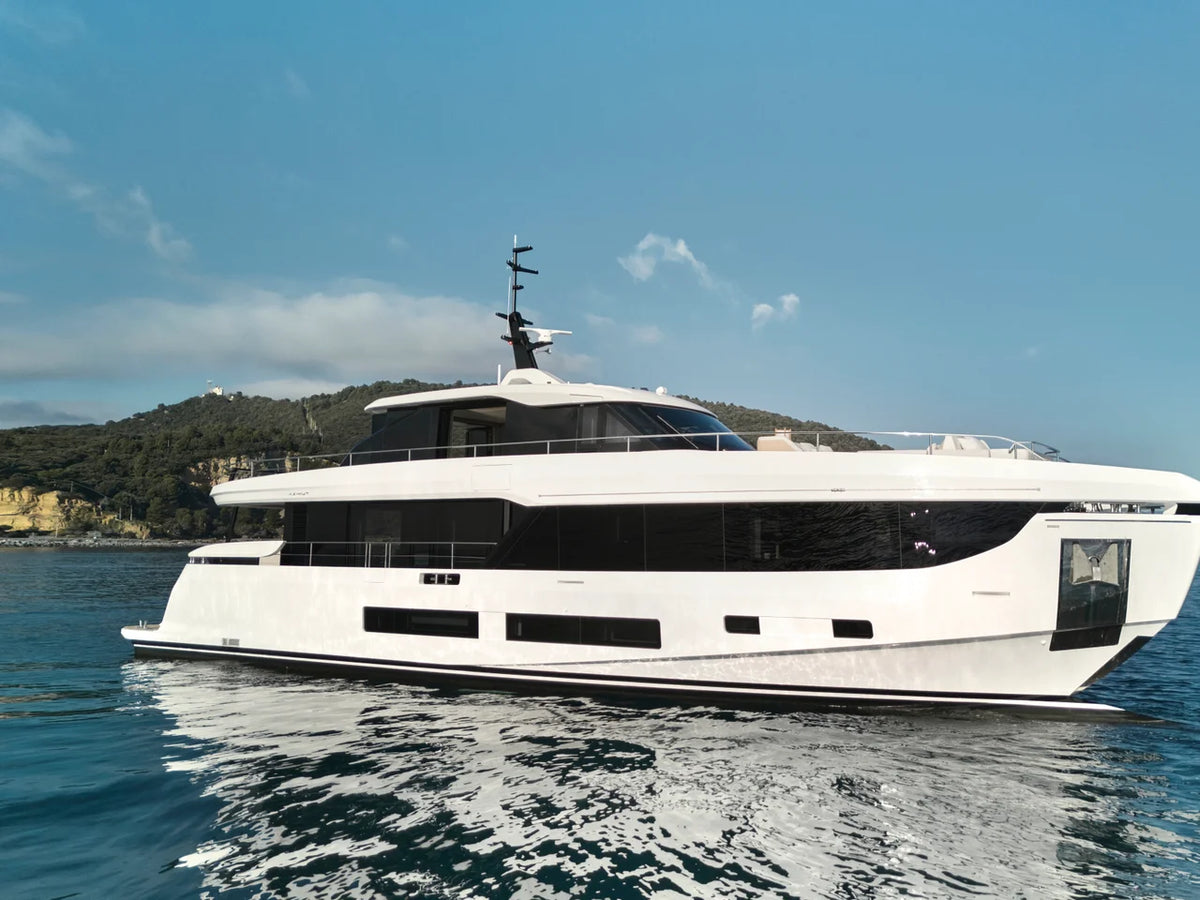 2026 Azimut Grande 30M 94.0 feet, Inuvik, Northwest Territories #9