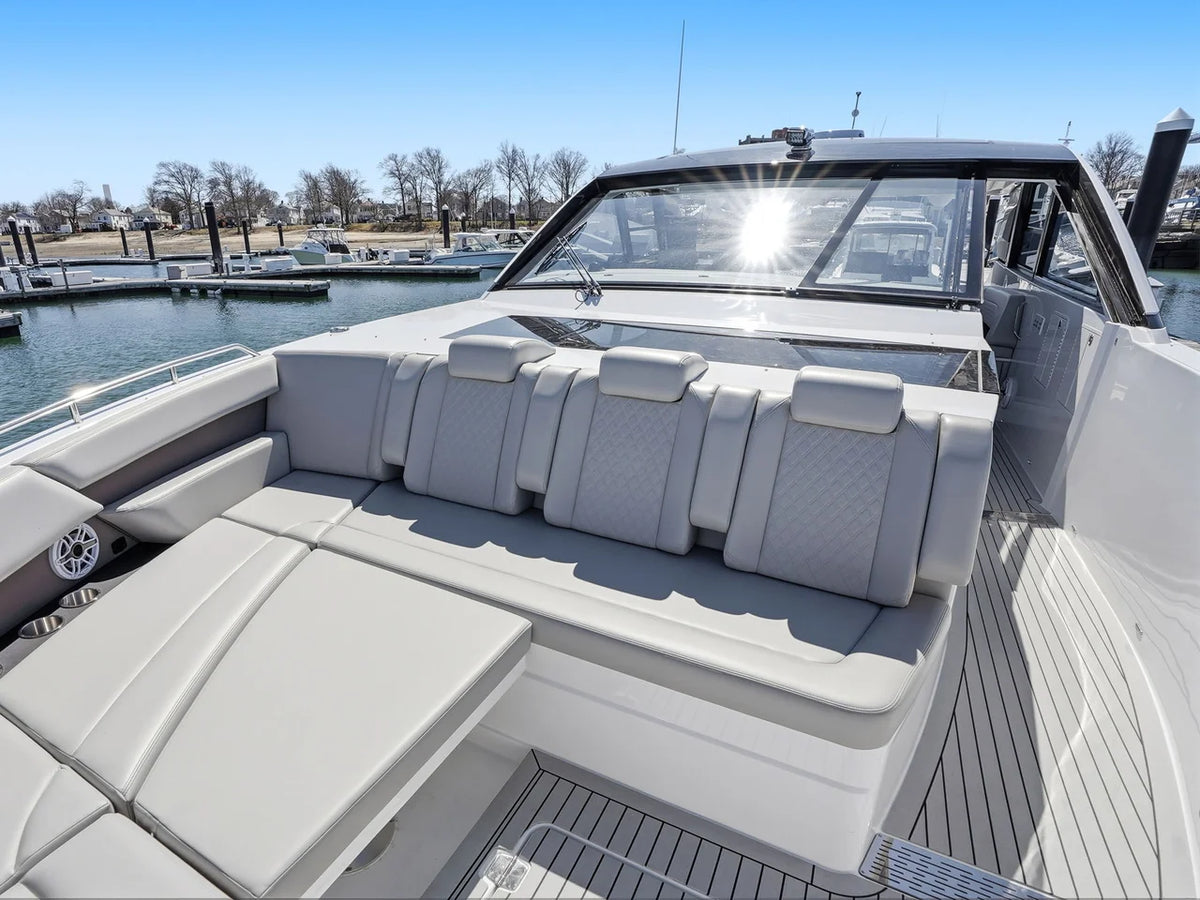 2026 Cruisers Yachts 50 GLS OB 50.0 feet, Quincy, MA #50