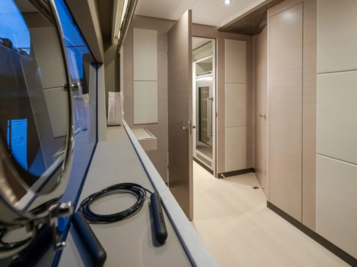 2027 Ocean Alexander 27R 93.0 feet, Hollywood, Florida #38