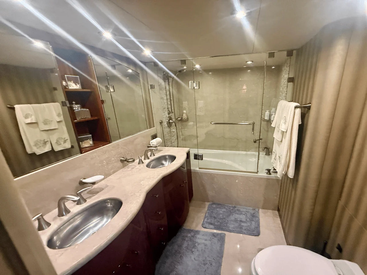 2005 Lazzara 68 FLYBRIDGE 68.0 feet, Fort Myers, Florida #27