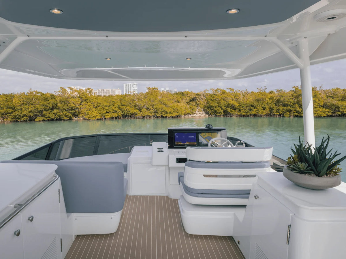 2027 Cruisers Yachts 57 FLY 57.0 feet, Fort Myers, Florida #52