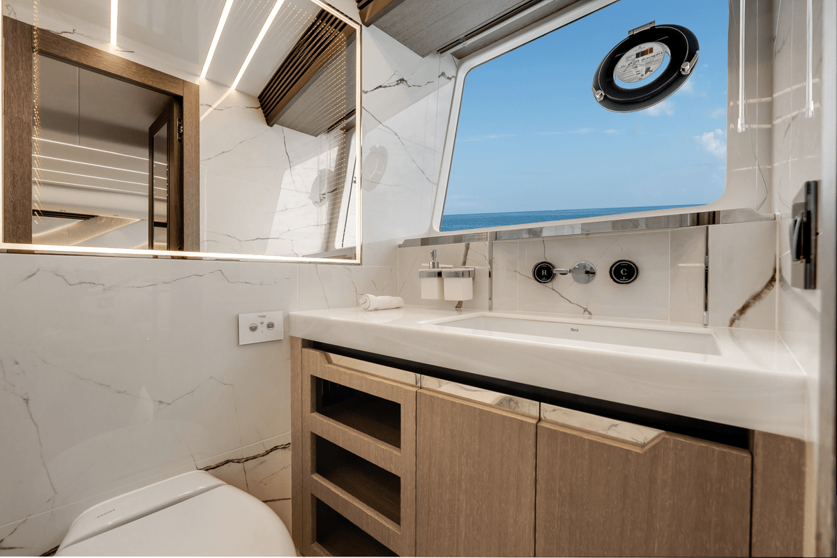 2027 Galeon 800 FLY 83.0 feet, Inuvik, Northwest Territories #32
