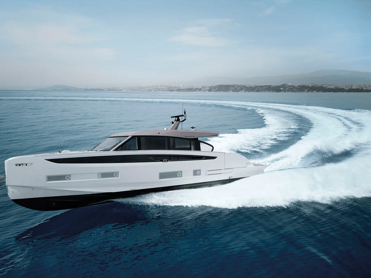 2027 Azimut Seadeck 6 56.583 feet, Inuvik, Northwest Territories #2