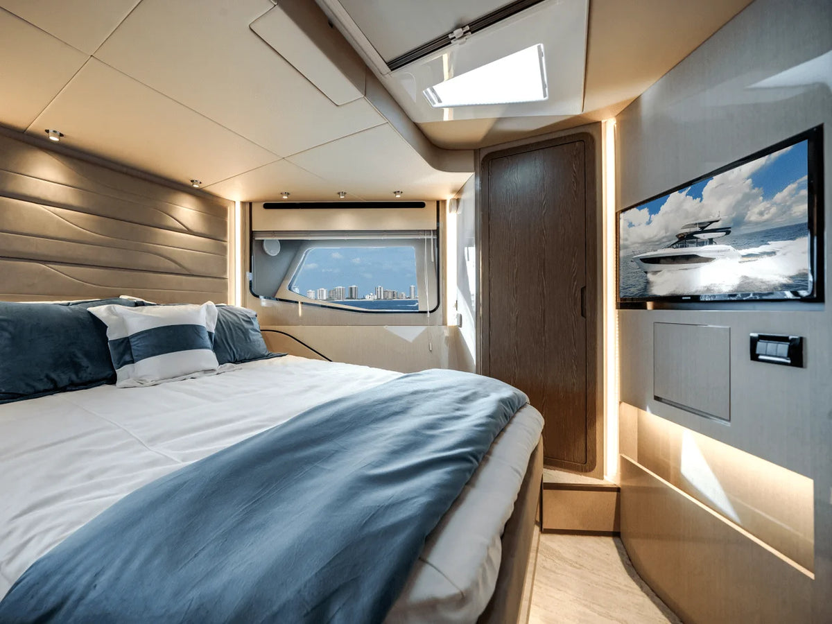 2026 Cruisers Yachts 57 FLY 57.0 feet, Hollywood, Florida #28