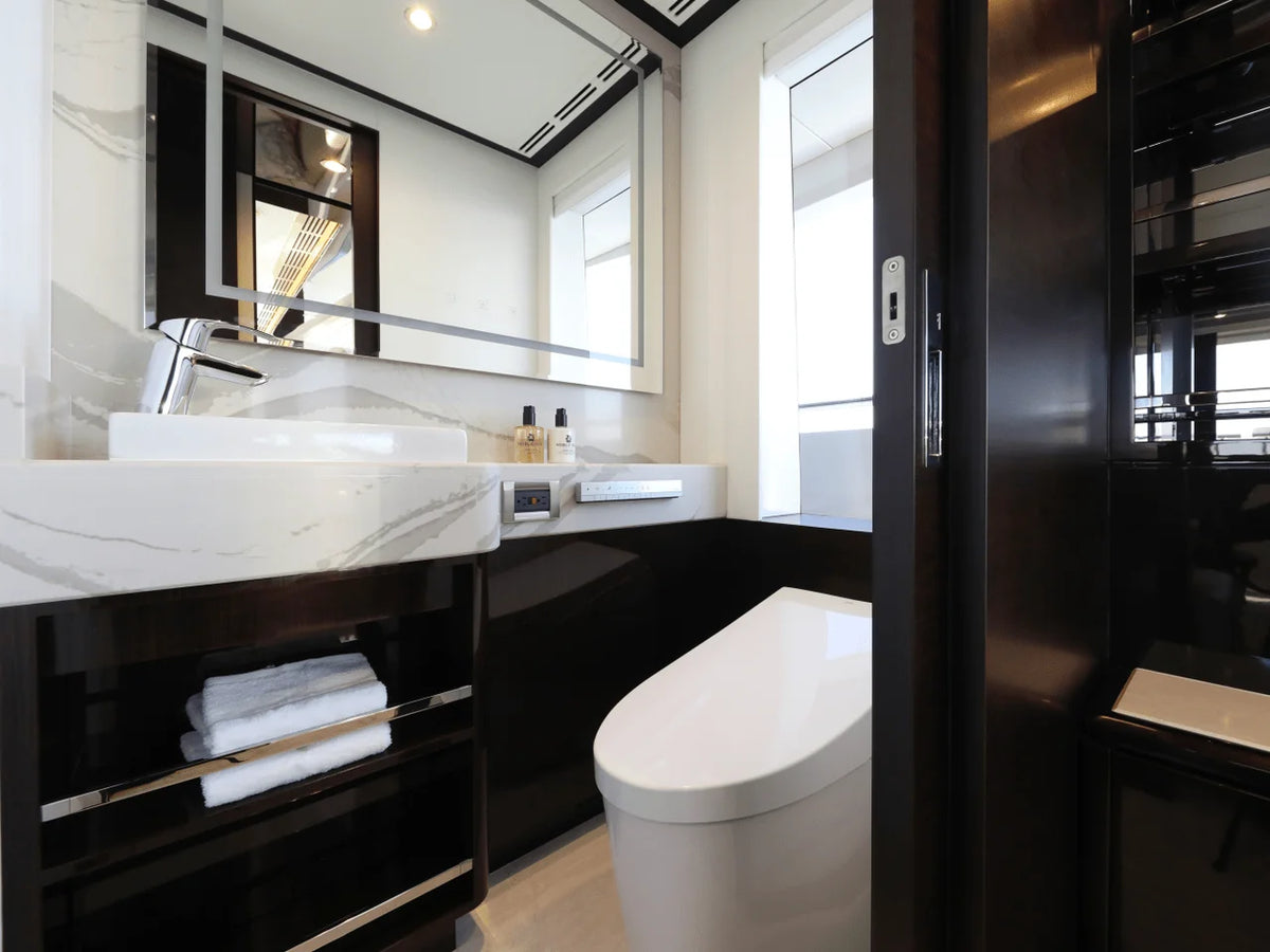 2027 Ocean Alexander 37L 120.0 feet, Hollywood, Florida #44
