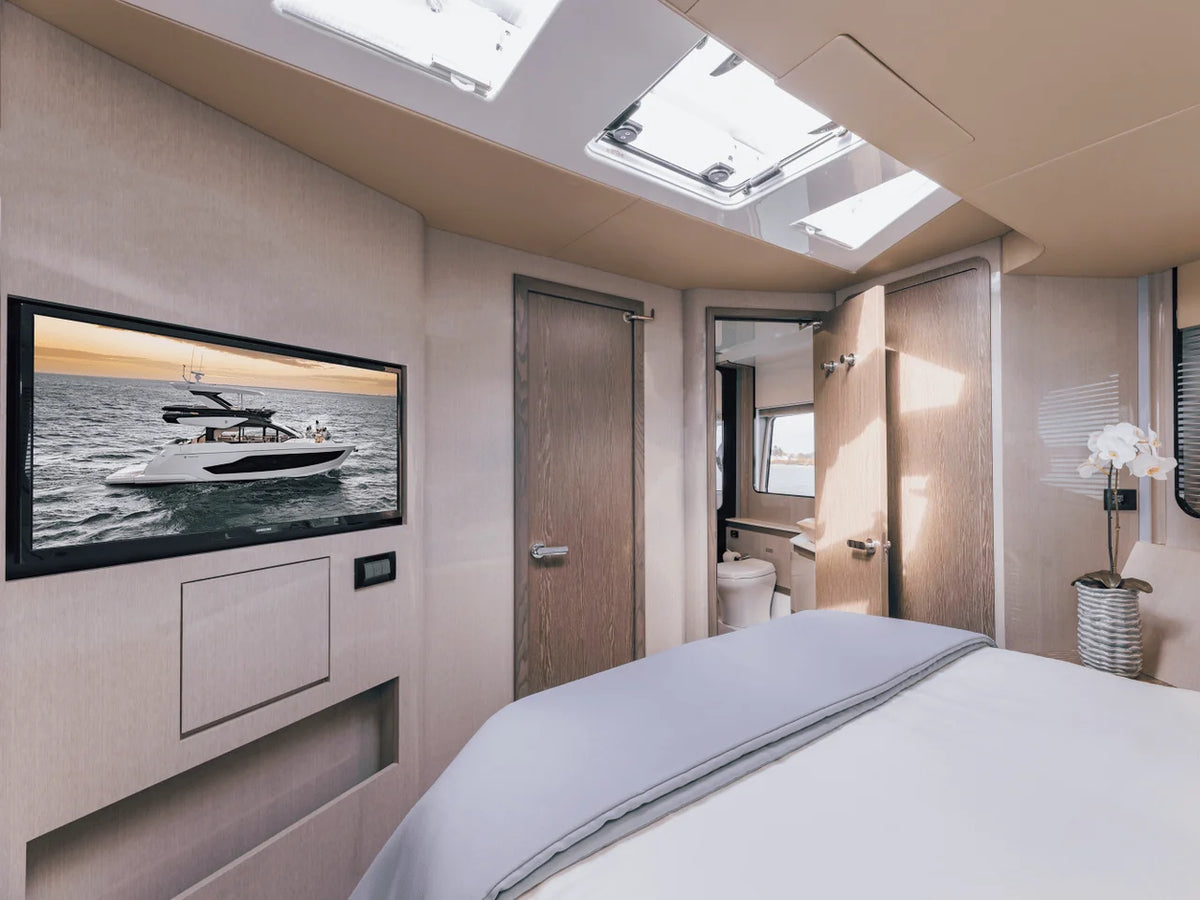 2027 Cruisers Yachts 57 FLY 57.0 feet, Naples, Florida #98